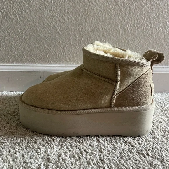 Uggs ultra mini platform boots suede Sand sz 6 - Picture 4 of 6